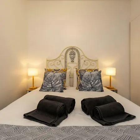 Charm In Ribeira Apartment